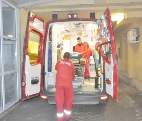 A crezut că a fost tâlhărită în scara blocului. De fapt, leşinase